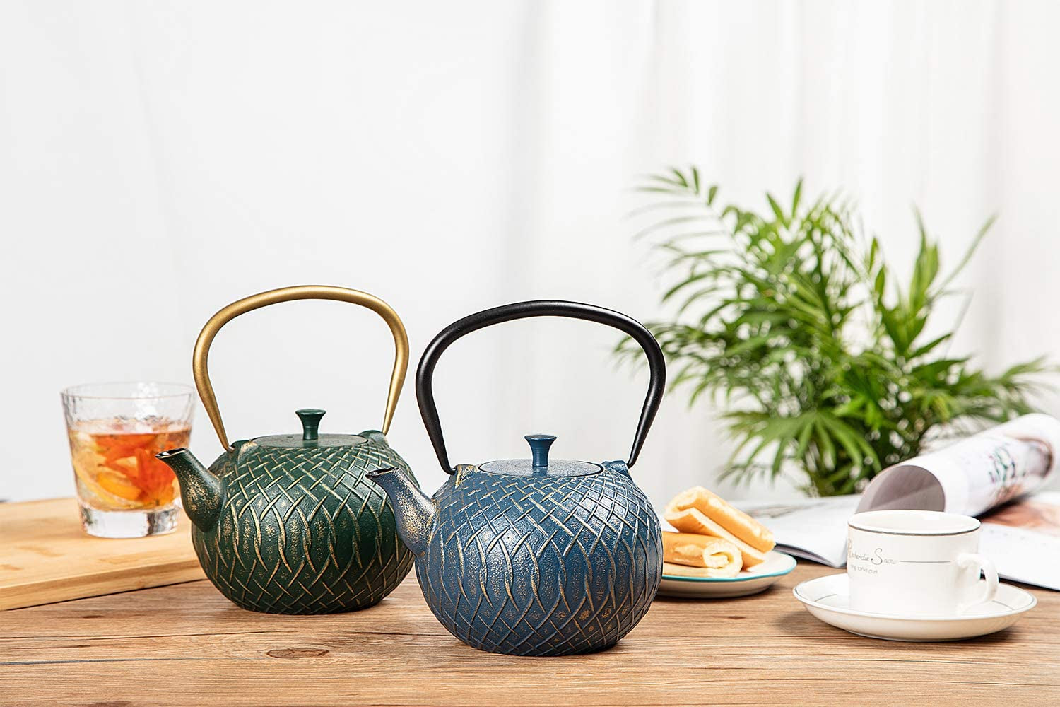 Tea Kettle,  Japanese Cast Iron Tea Kettle for Stove Top, Stovetop Safe Teapot with Infusers for Loose Tea, 34 Ounce (1000 Ml), Dark Green Melody